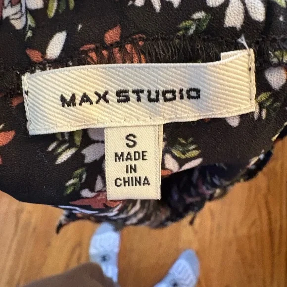 Max Studio Black and White Flutter Sleeve Blouse - Picture 2 of 9